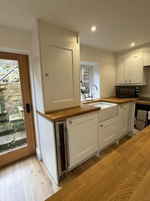 Millstone Cottage Newmillerdam Hill Top Exterior foto